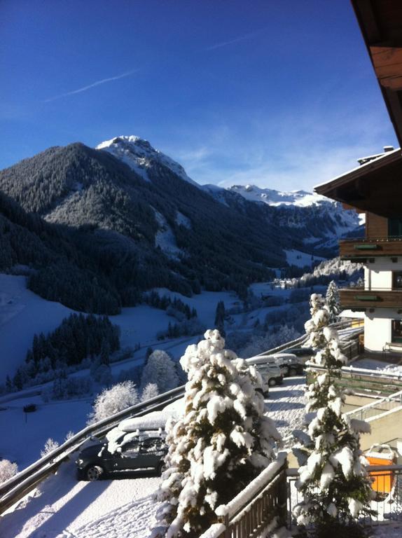 Ski In-Ski Out - Gaestehaeuser Saalbach-Hinterglemm - Wallegghof Christianhof Exteriör bild