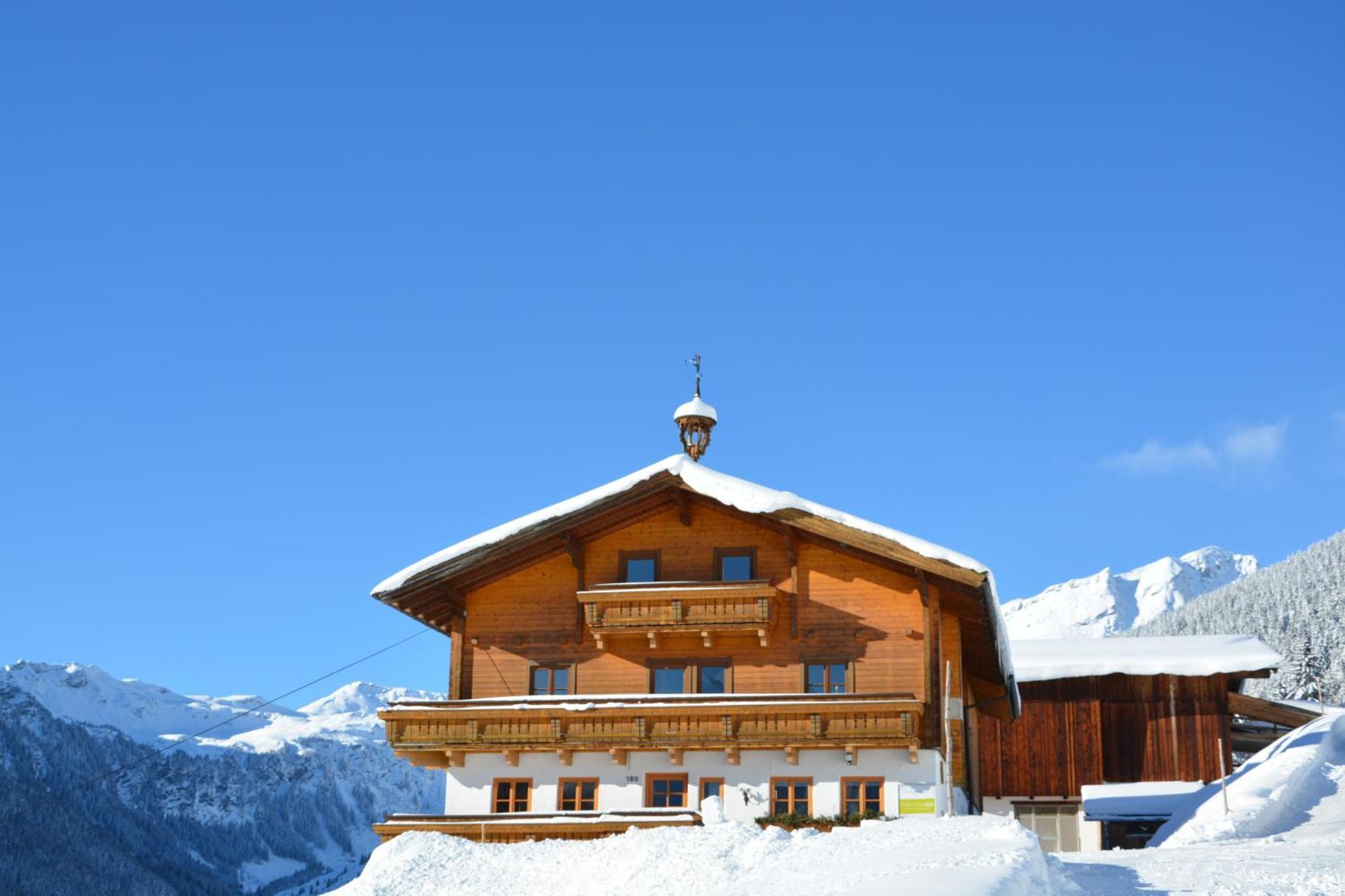 Ski In-Ski Out - Gaestehaeuser Saalbach-Hinterglemm - Wallegghof Christianhof Exteriör bild