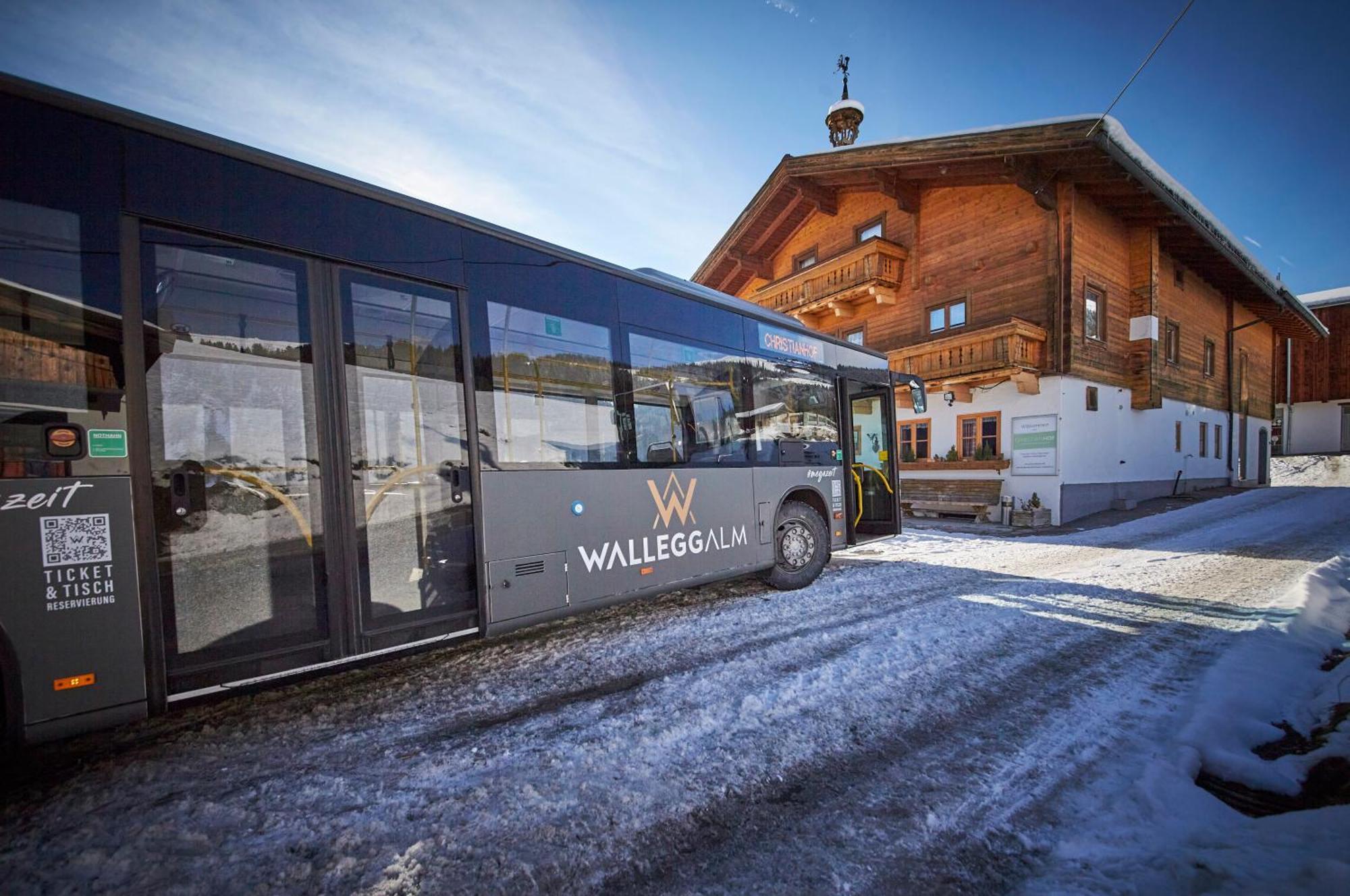 Ski In-Ski Out - Gaestehaeuser Saalbach-Hinterglemm - Wallegghof Christianhof Exteriör bild