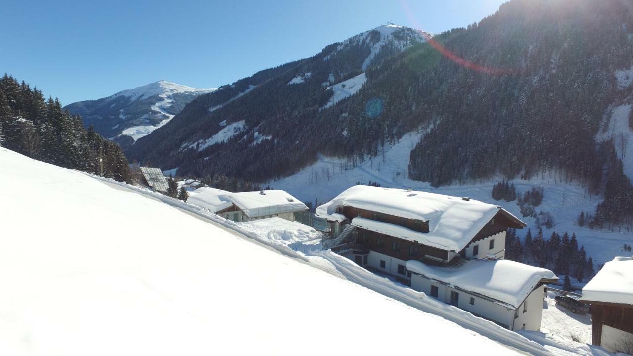 Ski In-Ski Out - Gaestehaeuser Saalbach-Hinterglemm - Wallegghof Christianhof Exteriör bild