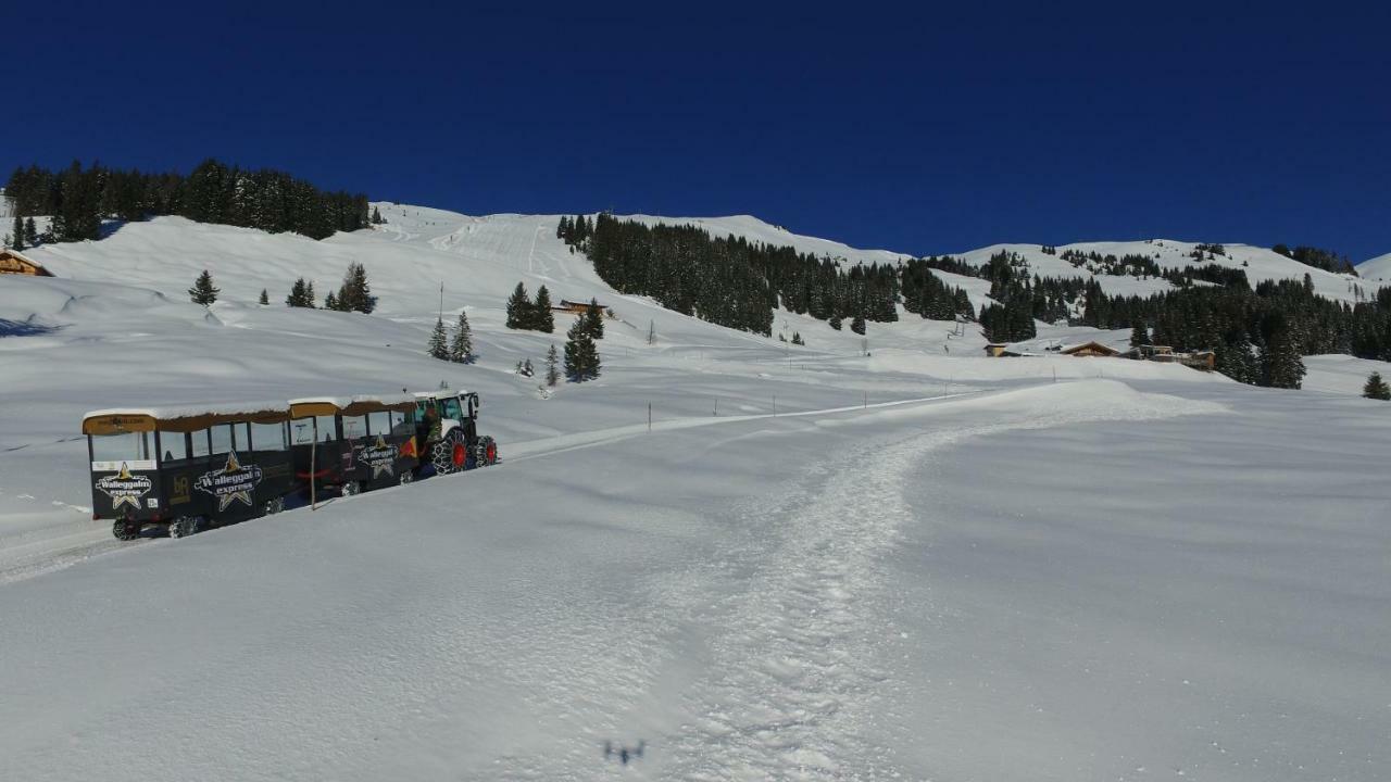 Ski In-Ski Out - Gaestehaeuser Saalbach-Hinterglemm - Wallegghof Christianhof Exteriör bild